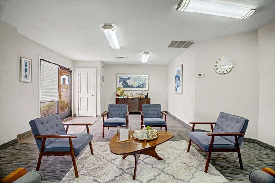 555 W University Dr, Mesa, AZ à louer - Photo intérieure – Image 3 sur 27