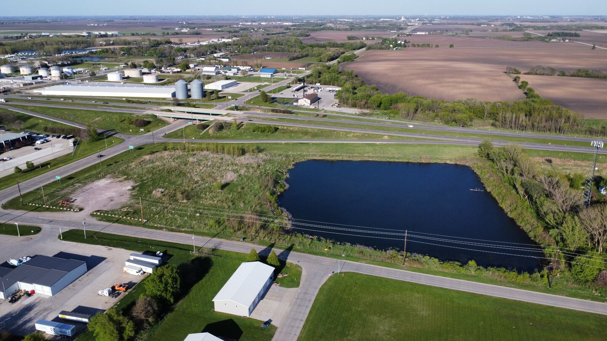 S 24th Street, Clear Lake, IA à vendre Photo de l’immeuble– Image 1 sur 3