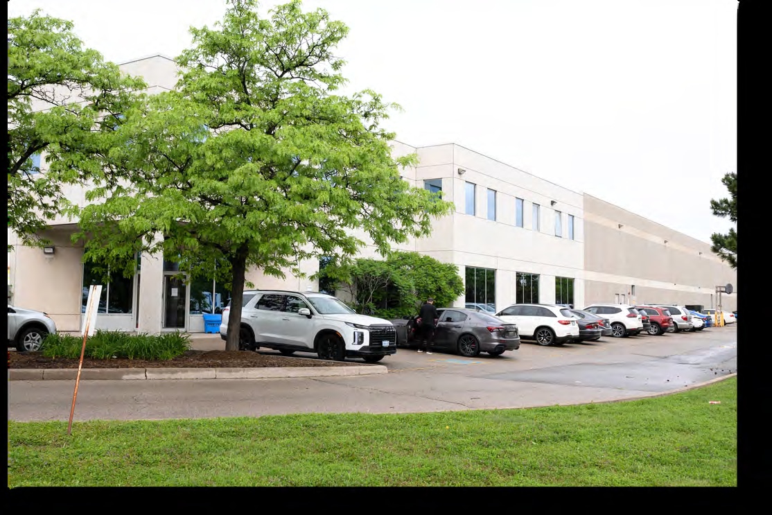 3350 Langstaff Rd, Vaughan, ON à louer Photo de l’immeuble– Image 1 sur 9