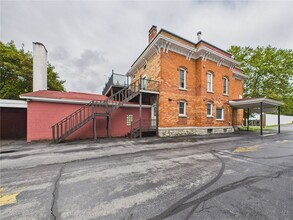 40 E Genesee St, Auburn, NY à louer Photo intérieure– Image 2 sur 11