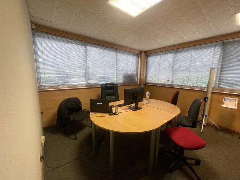 Bureau dans Limonest à louer - Photo de l’immeuble – Image 3 sur 4