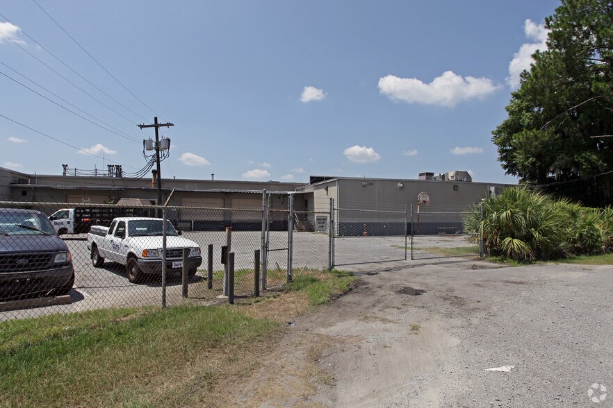 42 Ross Rd, Savannah, GA à vendre - Photo de l’immeuble – Image 2 sur 3