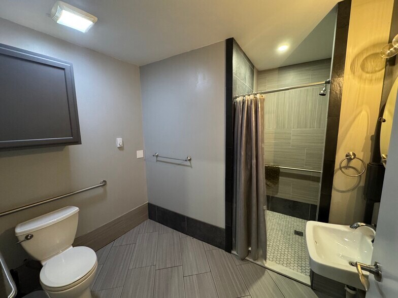 1707 Enterprise Dr, Kalkaska, MI à vendre - Photo de l’immeuble – Image 3 sur 13