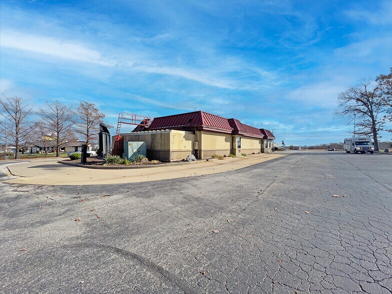 6033 Osage Beach Pky, Osage Beach, MO à vendre - Photo de l’immeuble – Image 2 sur 4