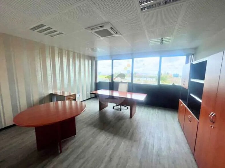 Bureau dans Noyelles-Godault à louer - Photo de l’immeuble – Image 3 sur 6