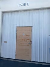 1538 E Chestnut Ave, Santa Ana, CA à louer Photo intérieure– Image 2 sur 2