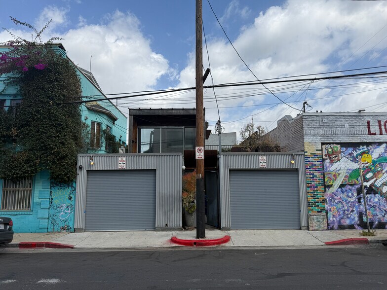 1322 Innes Pl, Venice, CA à louer - Photo de l’immeuble – Image 1 sur 61