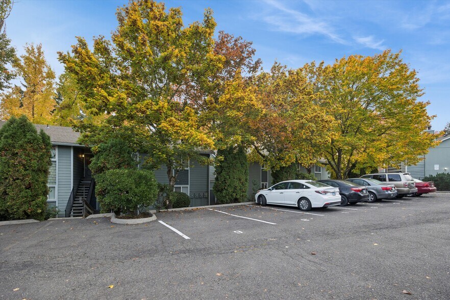 12145 SW Gingham Ln, Beaverton, OR à vendre - Photo de l’immeuble – Image 2 sur 8