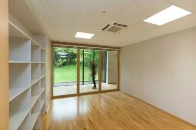 Bureau dans Les Voivres à vendre - Photo intérieure – Image 2 sur 11
