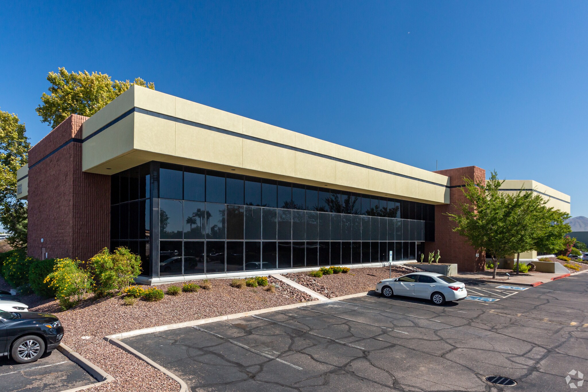 7585-7595 E Redfield Rd, Scottsdale, AZ à louer Photo principale– Image 1 sur 7