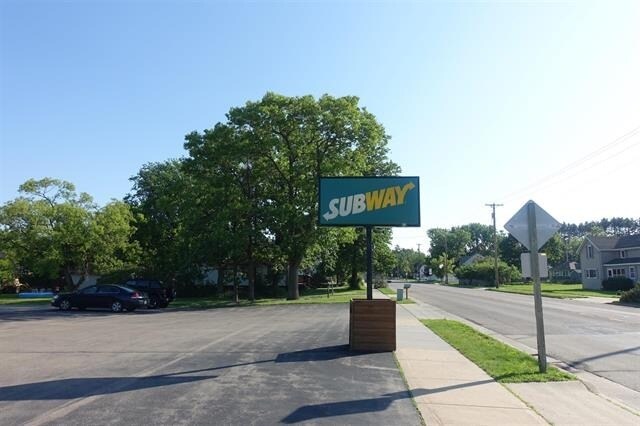 945 Depot St, Manawa, WI à vendre - Photo de l’immeuble – Image 2 sur 11