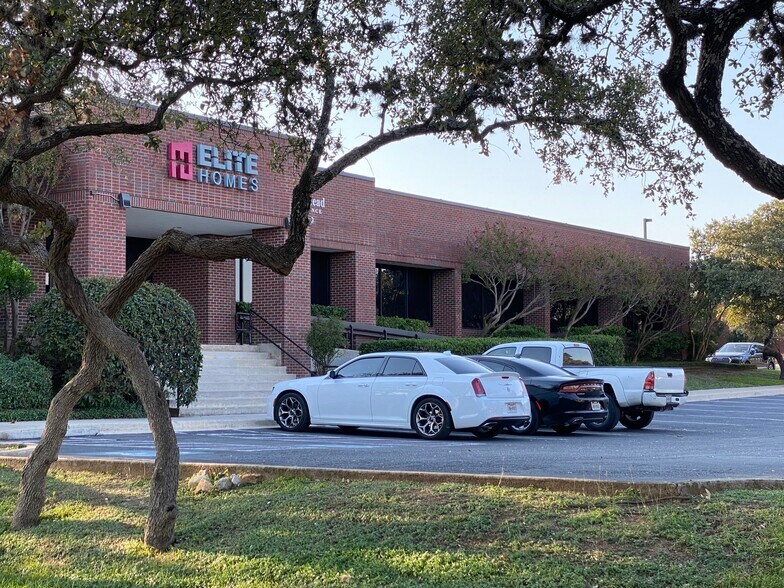18503 Sigma Rd, San Antonio, TX à louer - Photo principale – Image 2 sur 13