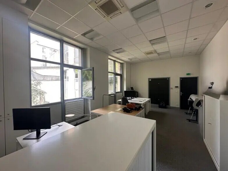 17 Rue Louis Rouquier, Levallois-Perret à louer - Photo de l’immeuble – Image 2 sur 3