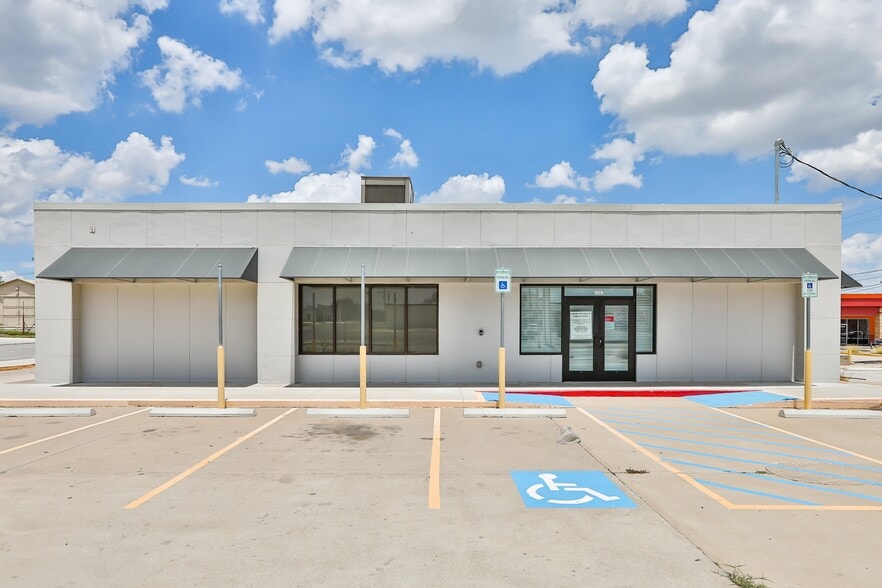 909 Veterans Blvd, Del Rio, TX à vendre - Photo de l’immeuble – Image 3 sur 8