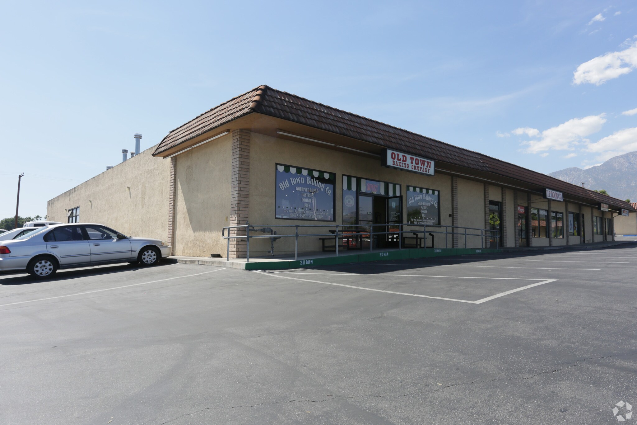 8631-8639 Base Line Rd, Rancho Cucamonga, CA à vendre Photo principale– Image 1 sur 7