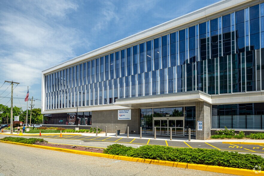 200-226 Williamson St, Elizabeth, NJ à louer - Photo de l’immeuble – Image 3 sur 6