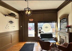 56 Oswego St, Baldwinsville, NY à louer Photo de l’immeuble– Image 2 sur 8