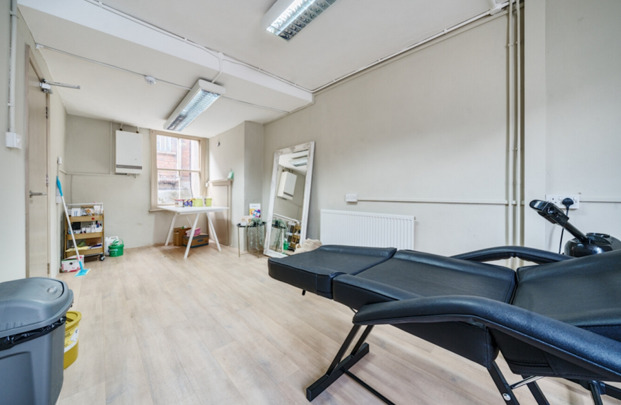 6 Carolgate, Retford à vendre - Photo de l’immeuble – Image 2 sur 11