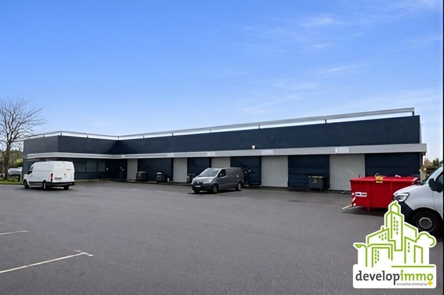 Local d'activités dans Ifs à vendre - Photo de l’immeuble – Image 3 sur 13