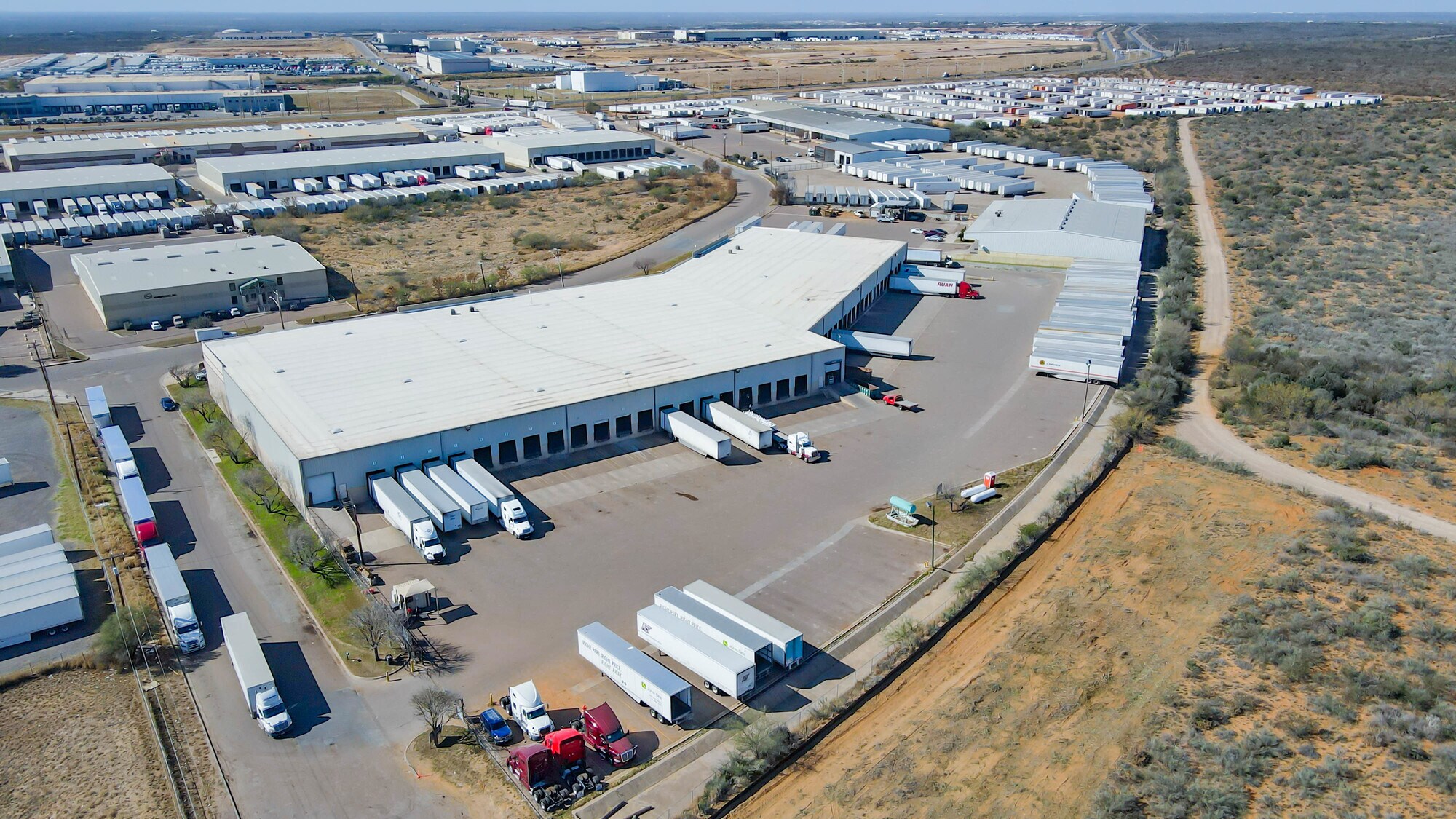 1629 World Trade Center Loop, Laredo, TX à louer Photo de l’immeuble– Image 1 sur 46