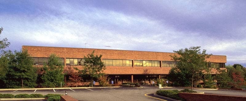 960 MacArthur Blvd, Mahwah, NJ à louer - Photo de l’immeuble – Image 2 sur 3