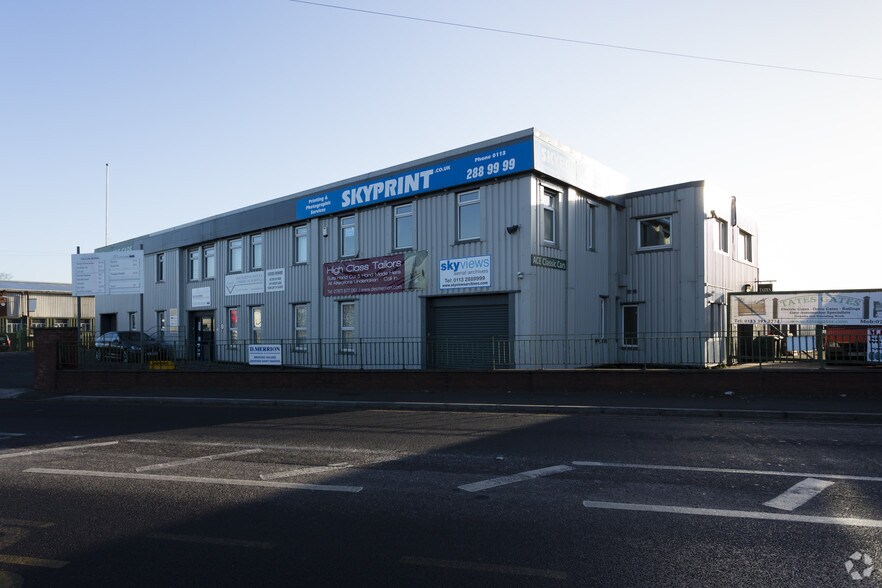 Wakefield Rd, Leeds à louer - Photo principale – Image 1 sur 3