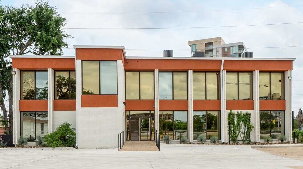 1213 N Interstate 35, Austin, TX à louer - Photo de l’immeuble – Image 2 sur 3