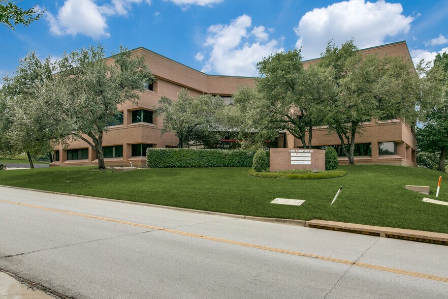 1400 Corporate Dr, Irving, TX à louer - Photo de l’immeuble – Image 2 sur 9