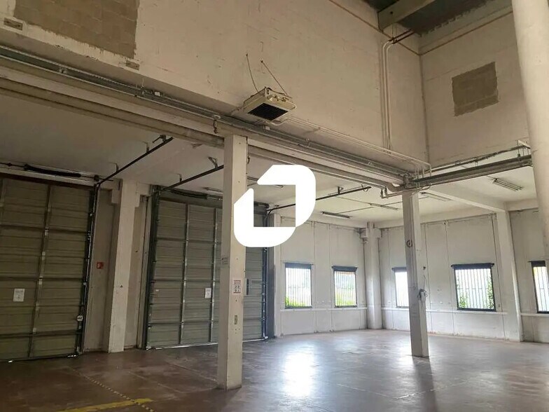 Bureau dans Gennevilliers à louer - Photo de l’immeuble – Image 1 sur 16