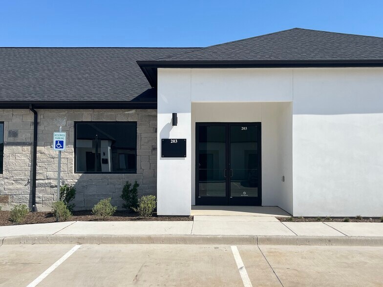 3951 Alma Rd, McKinney, TX à louer - Photo de l’immeuble – Image 2 sur 6