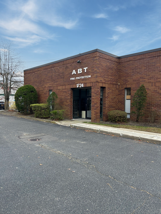 Plus de détails pour 1724 Church St, Holbrook, NY - Industriel/Logistique à louer