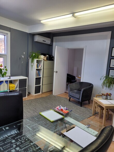 150 Rue Jarry E, Montréal, QC à louer - Photo de l’immeuble – Image 2 sur 8