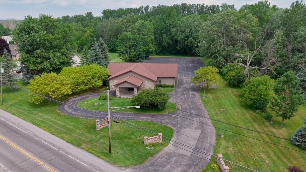2099 River Rd, Niagara Falls, NY à vendre - Vidéo sur l’annonce professionnelle – Image 2 sur 22