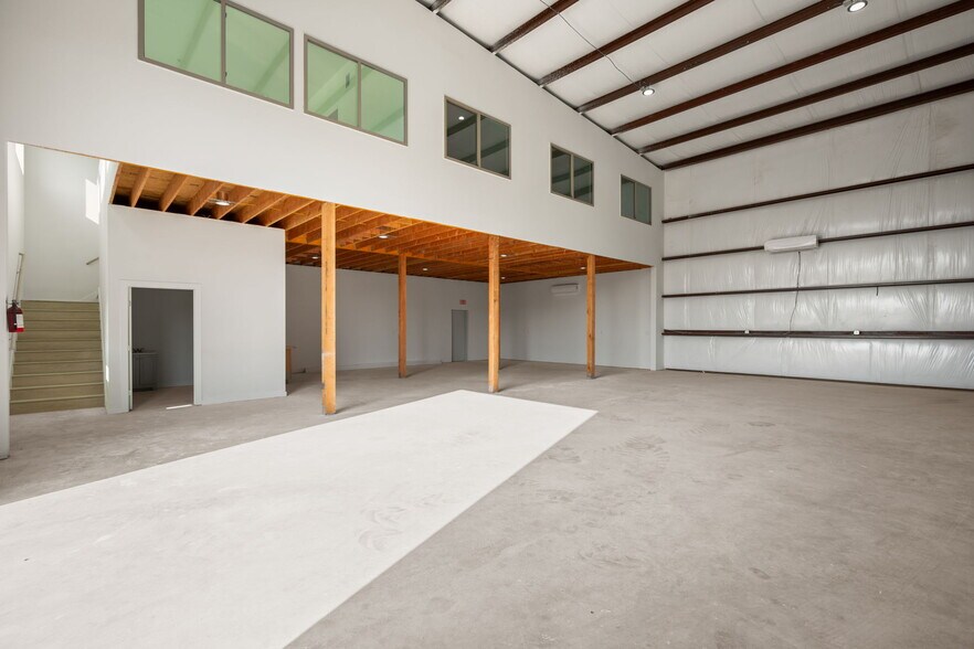 10020 Darden Hill Rd, Austin, TX à louer - Photo de l’immeuble – Image 3 sur 56