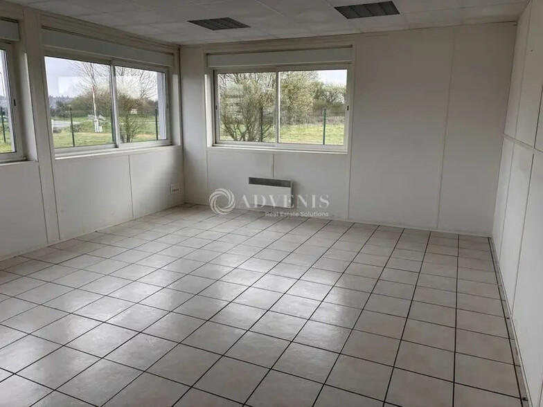 Local d'activités dans Allonnes à vendre - Photo intérieure – Image 3 sur 3