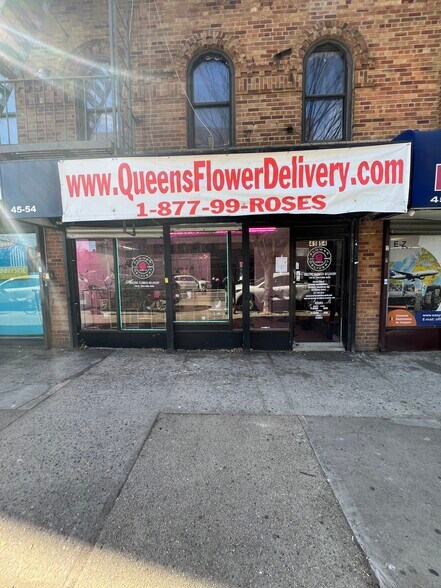 4554 43rd St, Sunnyside, NY à louer - Photo de l’immeuble – Image 3 sur 10