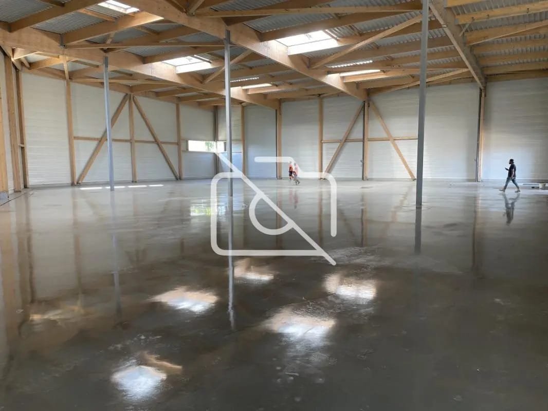 Local d’activités dans Courtry à louer Photo de l’immeuble– Image 1 sur 5