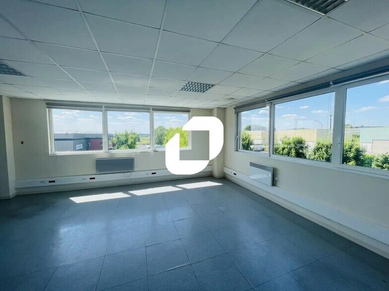 Bureau dans Meaux à louer - Photo de l’immeuble – Image 3 sur 11