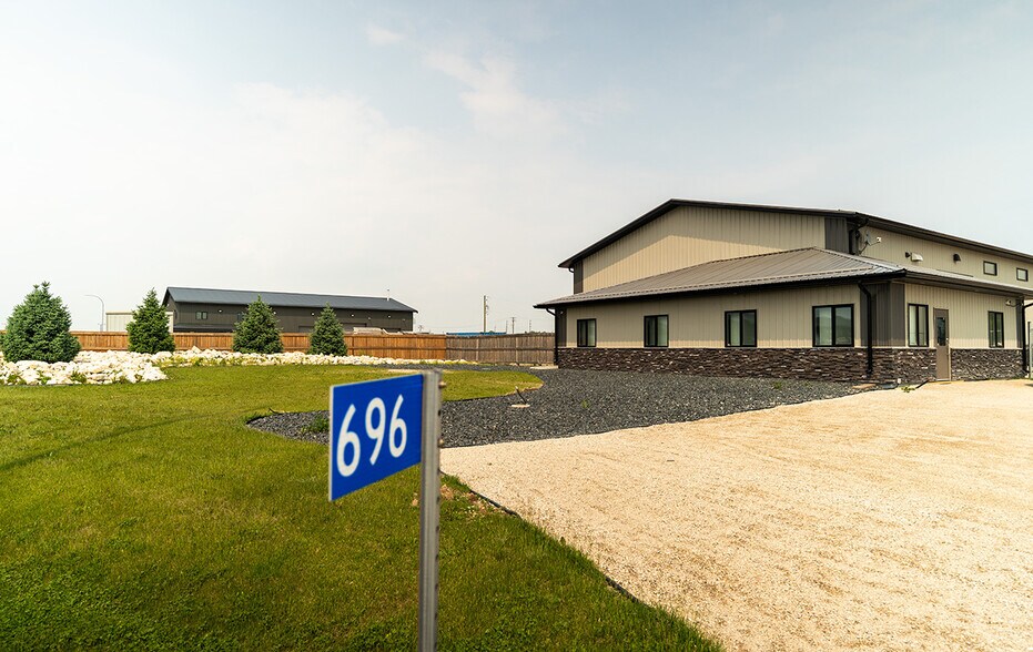 696 Discovery Dr, Grande Pointe, MB à vendre - Photo principale – Image 1 sur 8