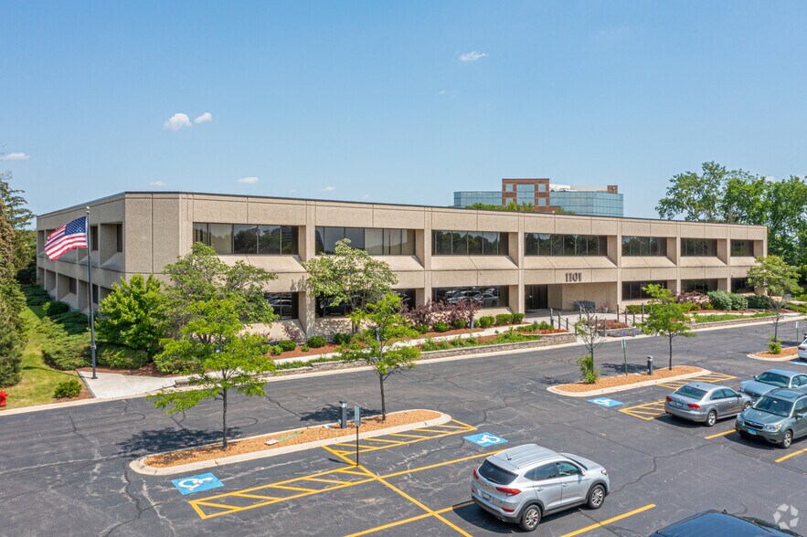 1101 W 31st St, Downers Grove, IL à louer - Photo de l’immeuble – Image 3 sur 14