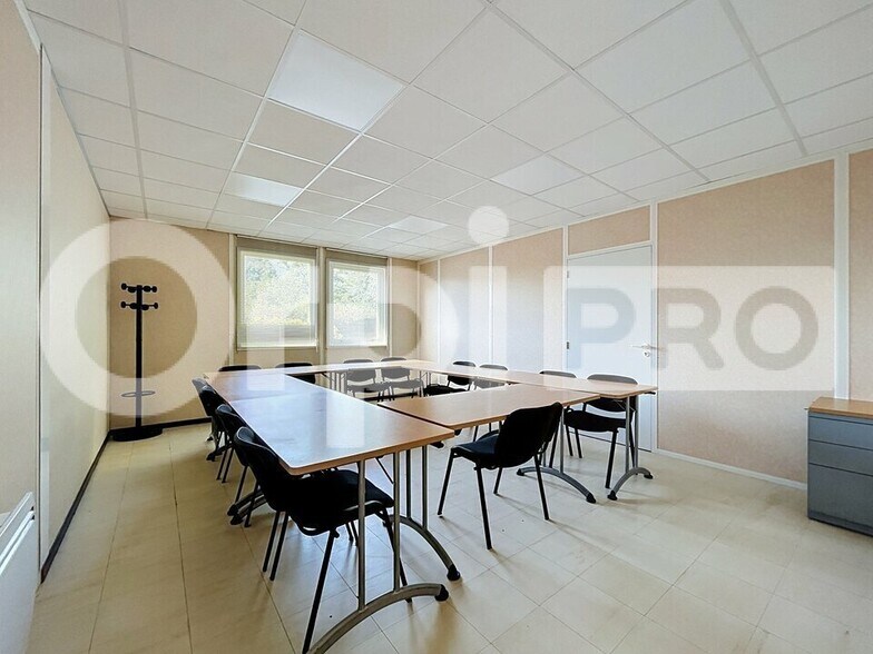Bureau dans Fitz-James à vendre - Photo de l’immeuble – Image 3 sur 7