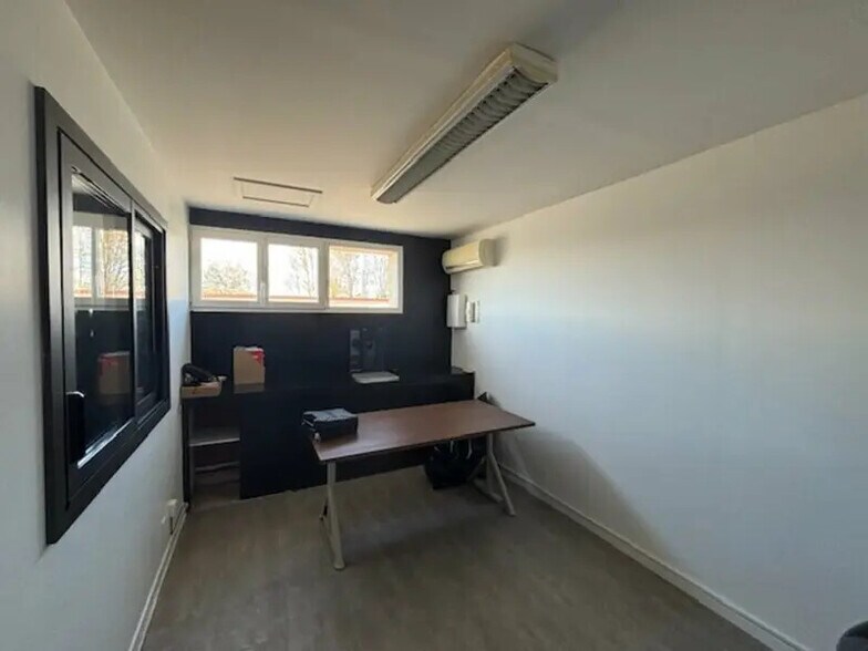 Bureau dans Monteux à louer - Photo intérieure – Image 2 sur 8