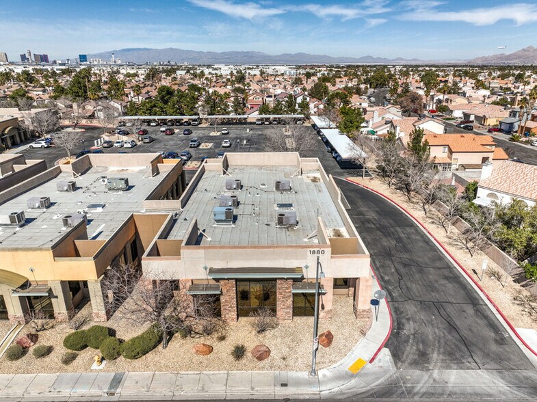 1880 E Warm Springs Rd, Las Vegas, NV à vendre - Aérien – Image 3 sur 23