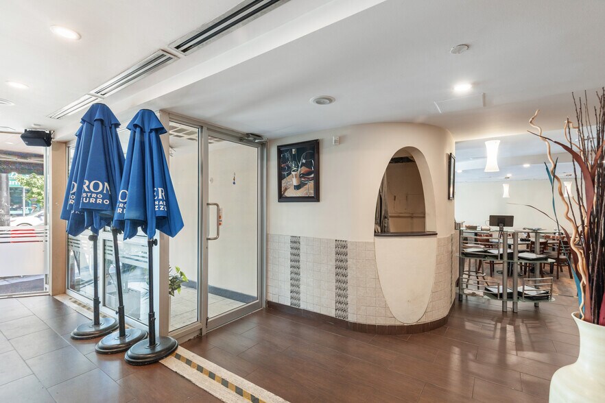 6828-6834 Boul Saint Laurent, Montréal, QC à louer - Photo de l’immeuble – Image 3 sur 39
