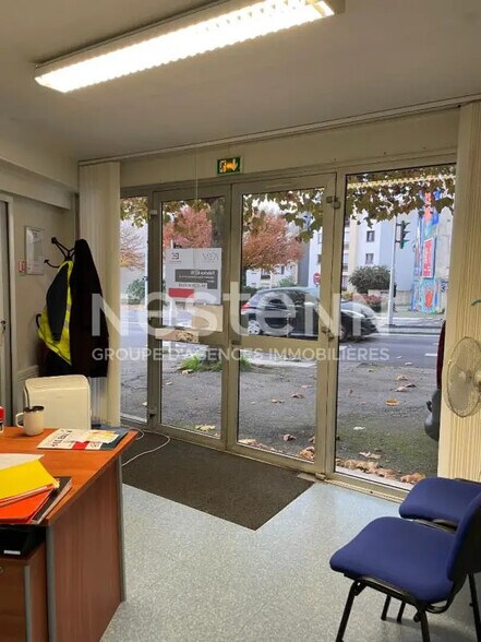 Local commercial dans Vannes à louer - Photo de l’immeuble – Image 1 sur 5