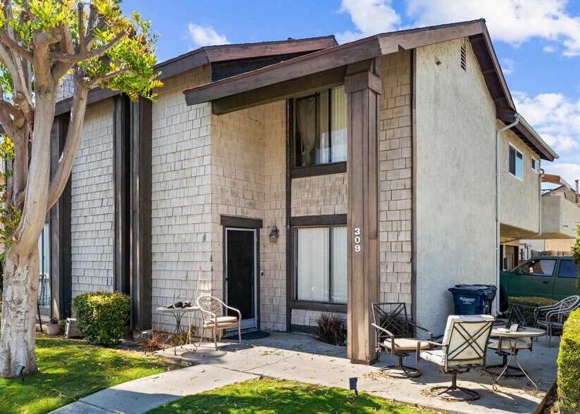309 Utica Ave, Huntington Beach, CA à vendre - Photo de l’immeuble – Image 2 sur 7
