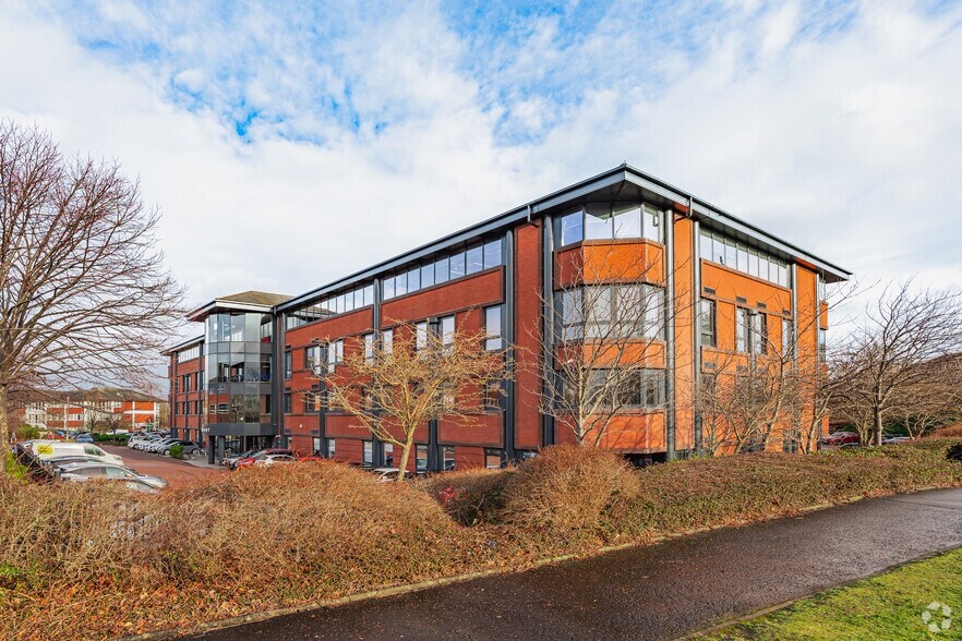 2 Redheughs Rigg, Edinburgh à vendre - Photo principale – Image 1 sur 27