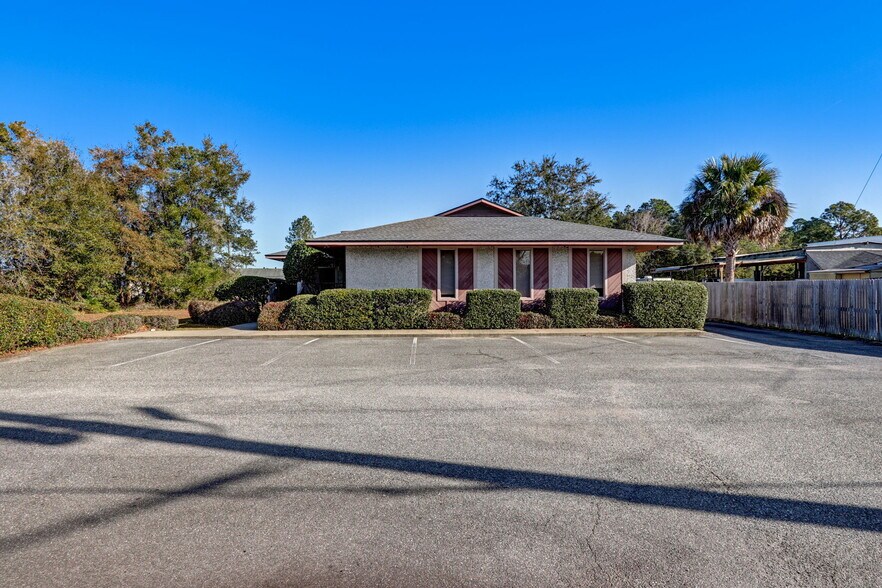 2420 Osborne Rd, Saint Marys, GA à vendre - Photo principale – Image 1 sur 57