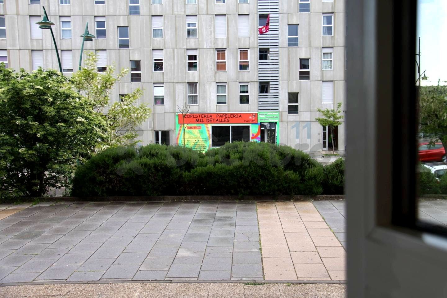 Local commercial dans León, León à louer Photo de l’immeuble– Image 1 sur 3