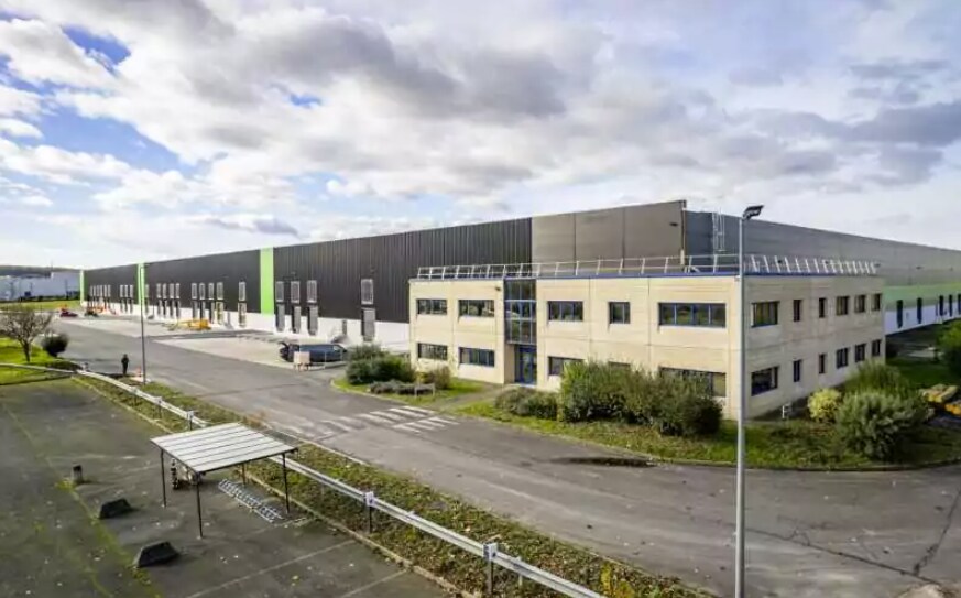 Industriel/Logistique dans Allonne à louer - Photo de l’immeuble – Image 2 sur 12